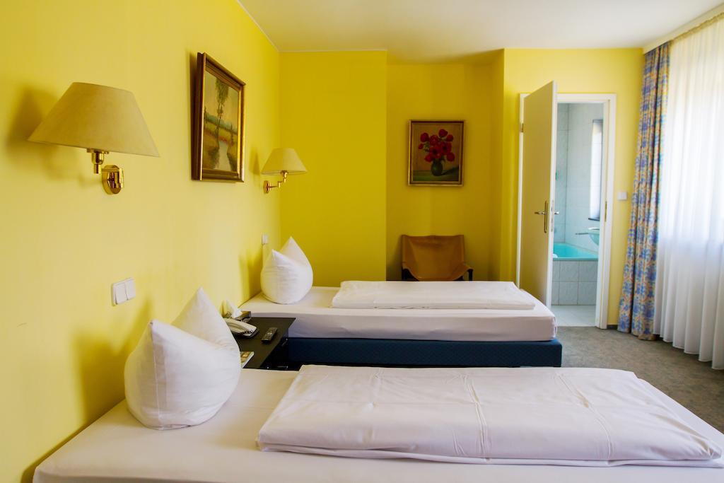 Heidekrug Hotel Oberursel Room photo