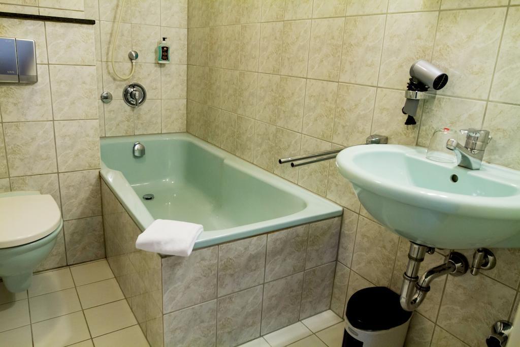 Heidekrug Hotel Oberursel Room photo