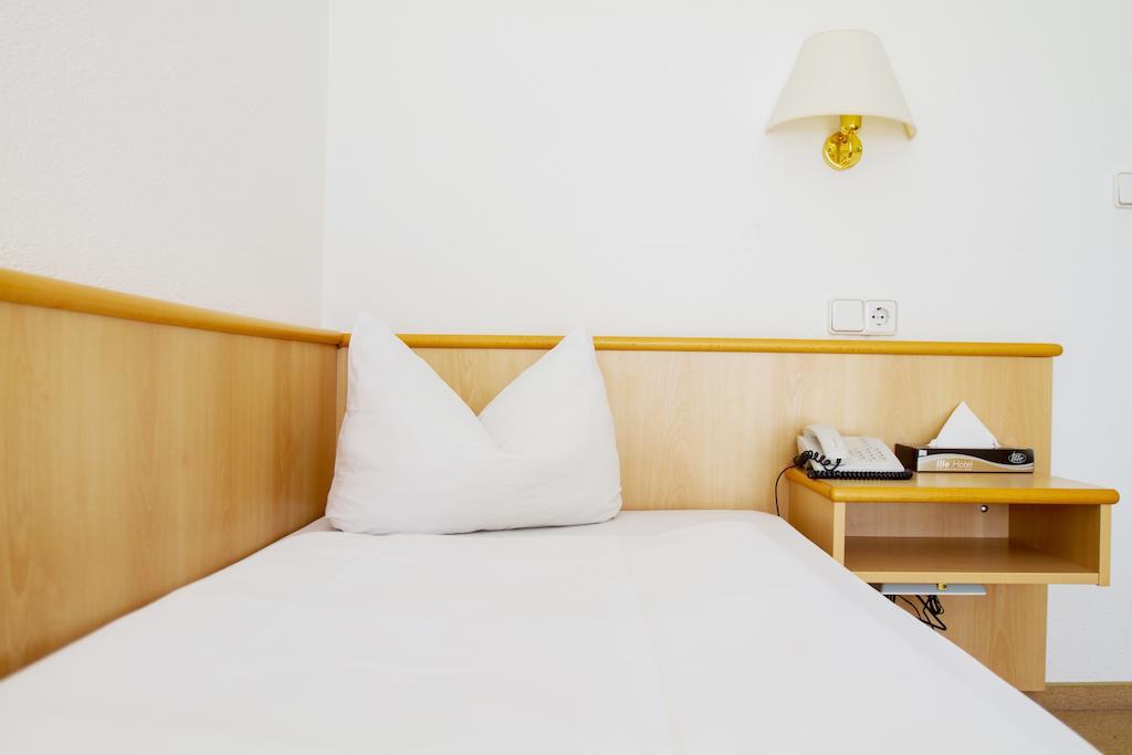 Heidekrug Hotel Oberursel Room photo